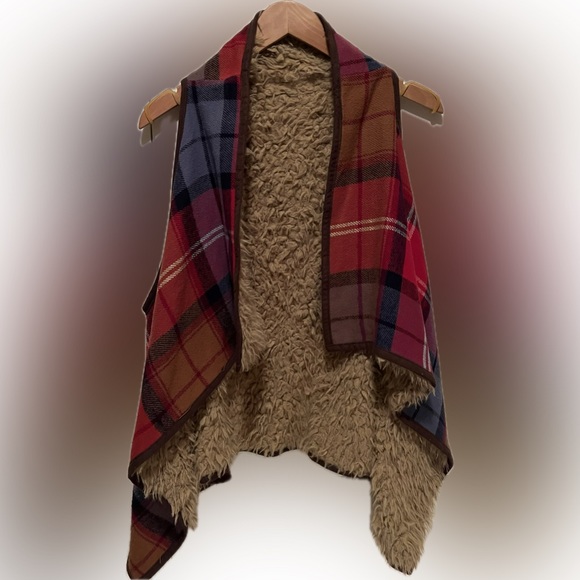 Reversible vest. So cozy! - Picture 4 of 4